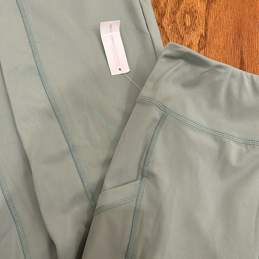 New York & Company Flare leg yoga pants in small.